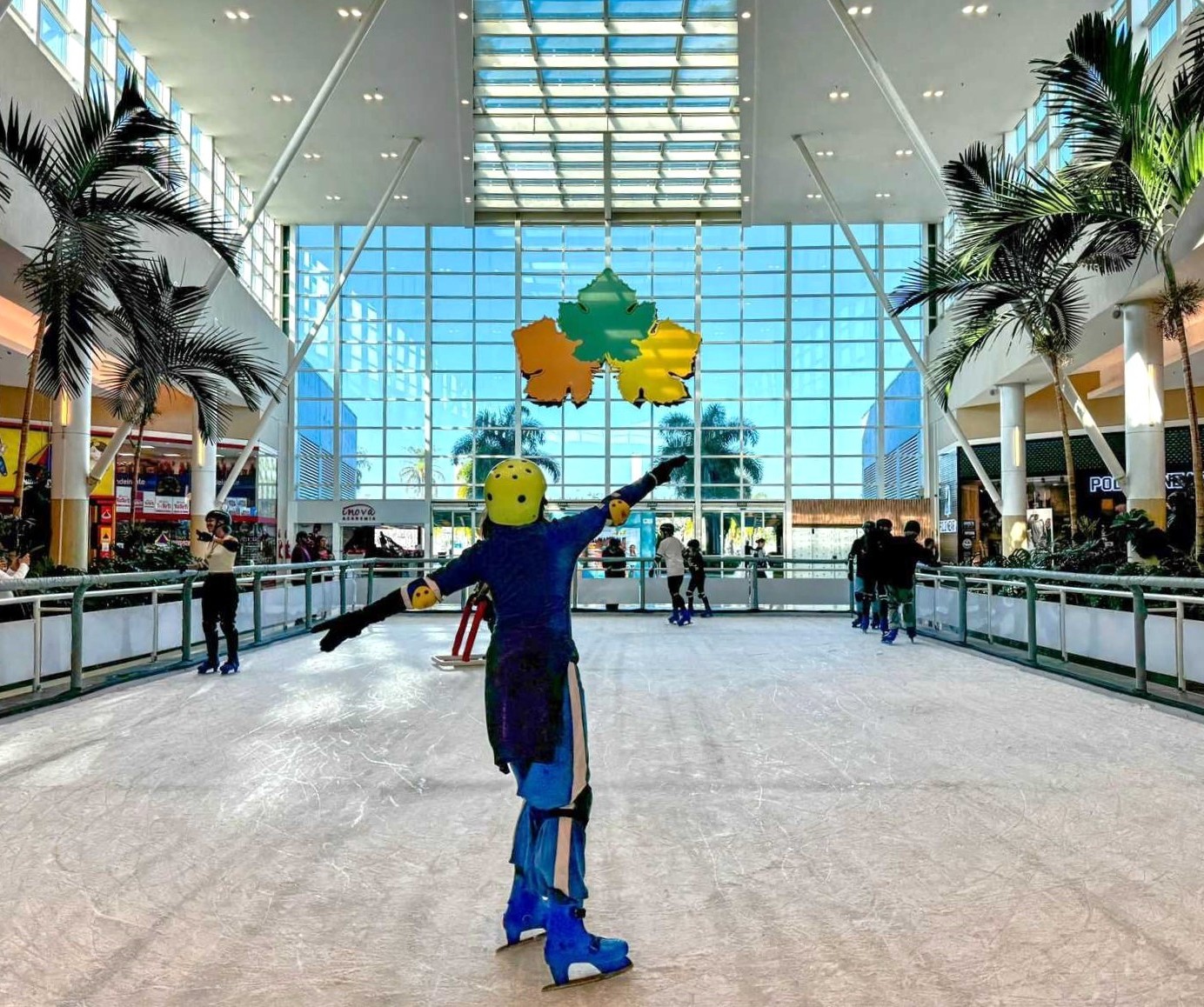 Pista de Patinacao no Gelo Polo Shopping Indaiatuba 2025